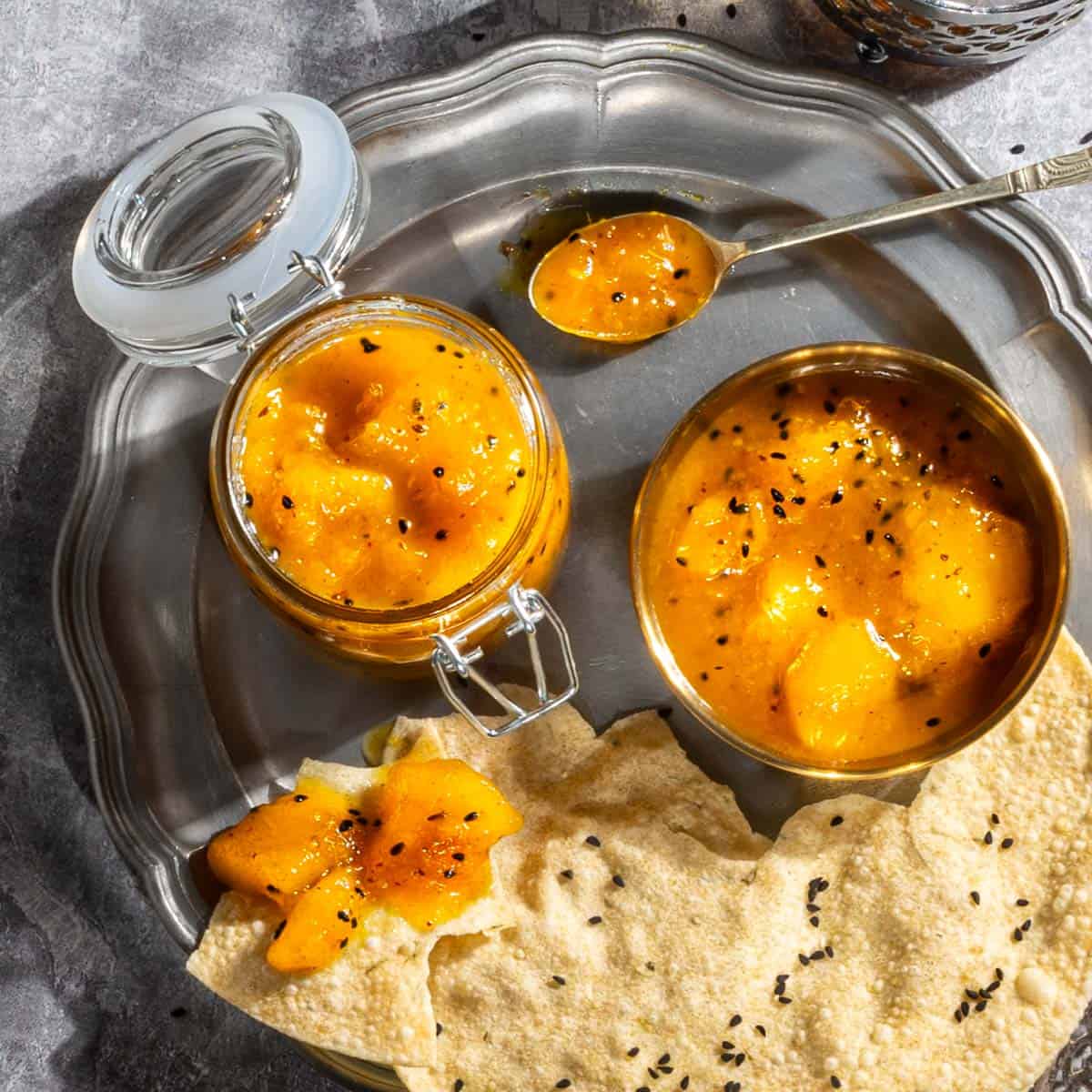 mango chutney (poppadoms)
